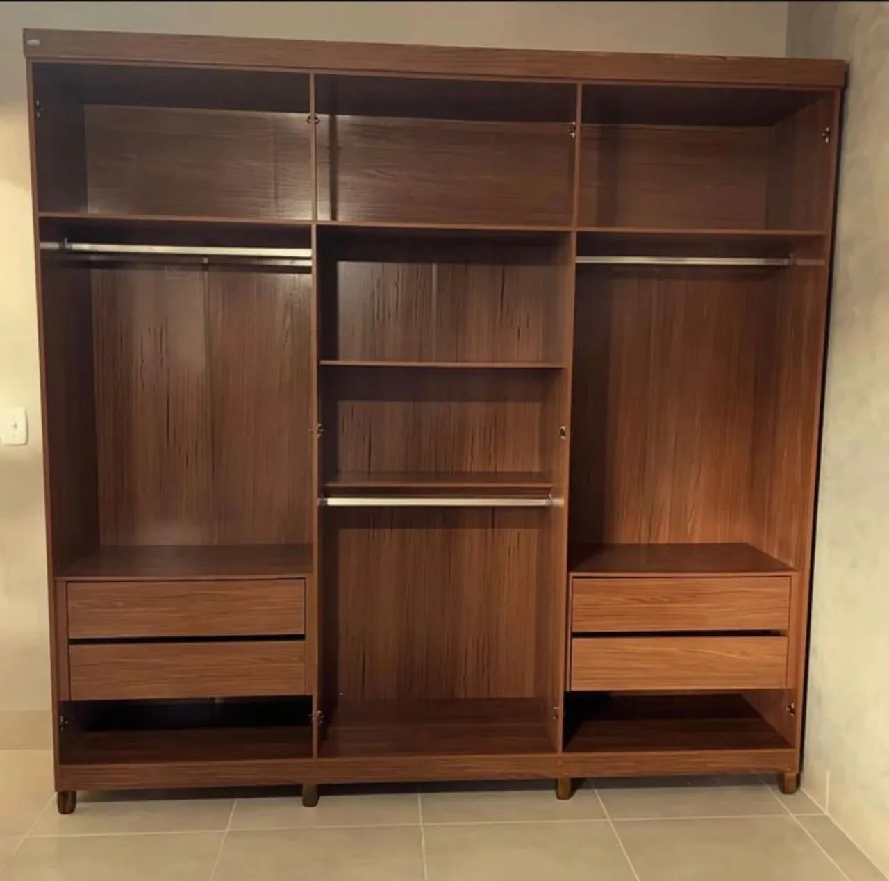 Guarda Roupa Casal 4 gavetas - Foto 2