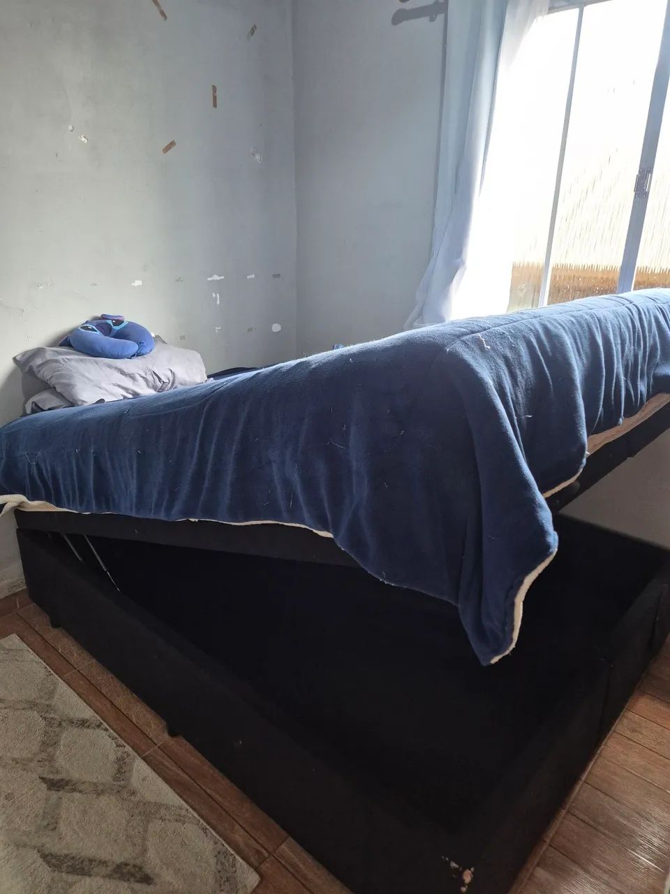 Cama Queen com baú + colchão 