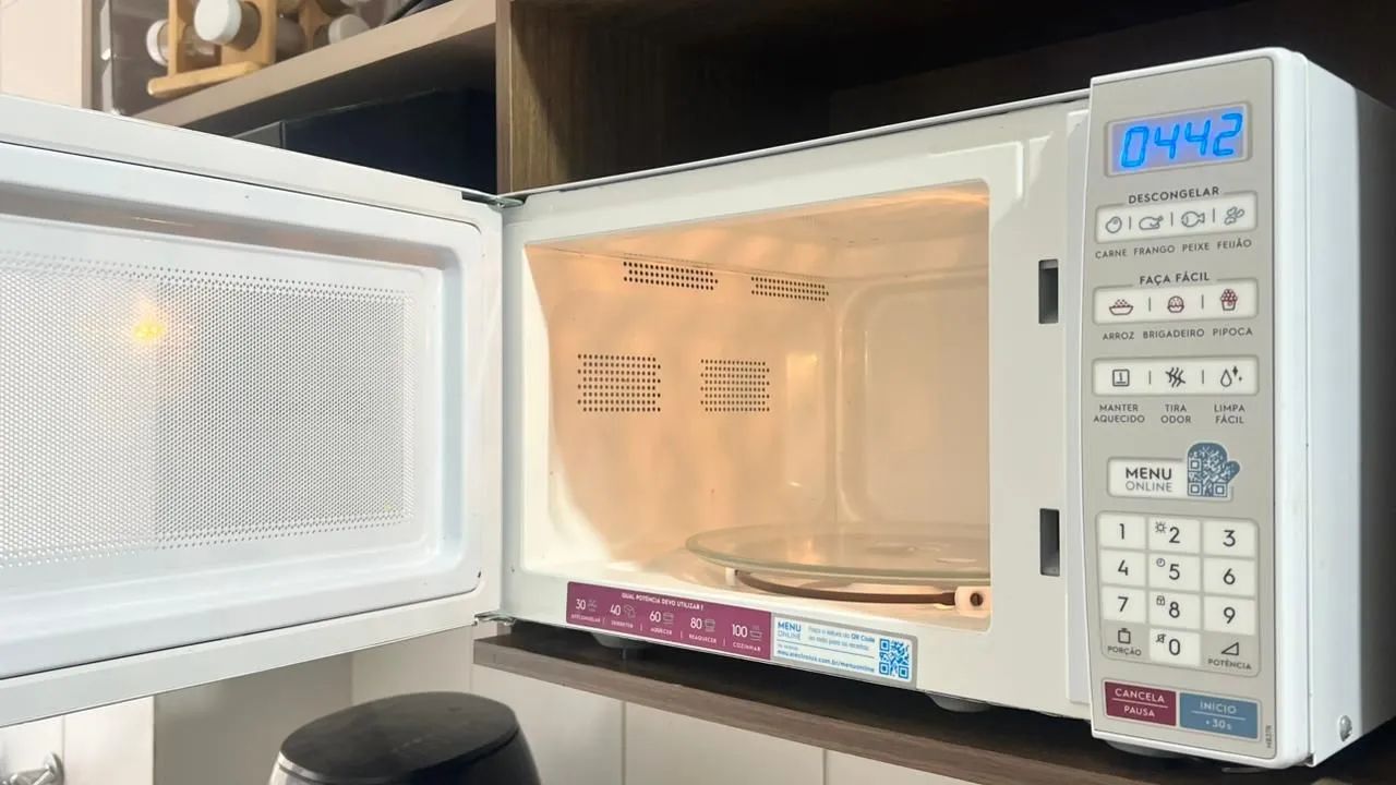 Microondas Eletrolux 34 Lt - Foto 2