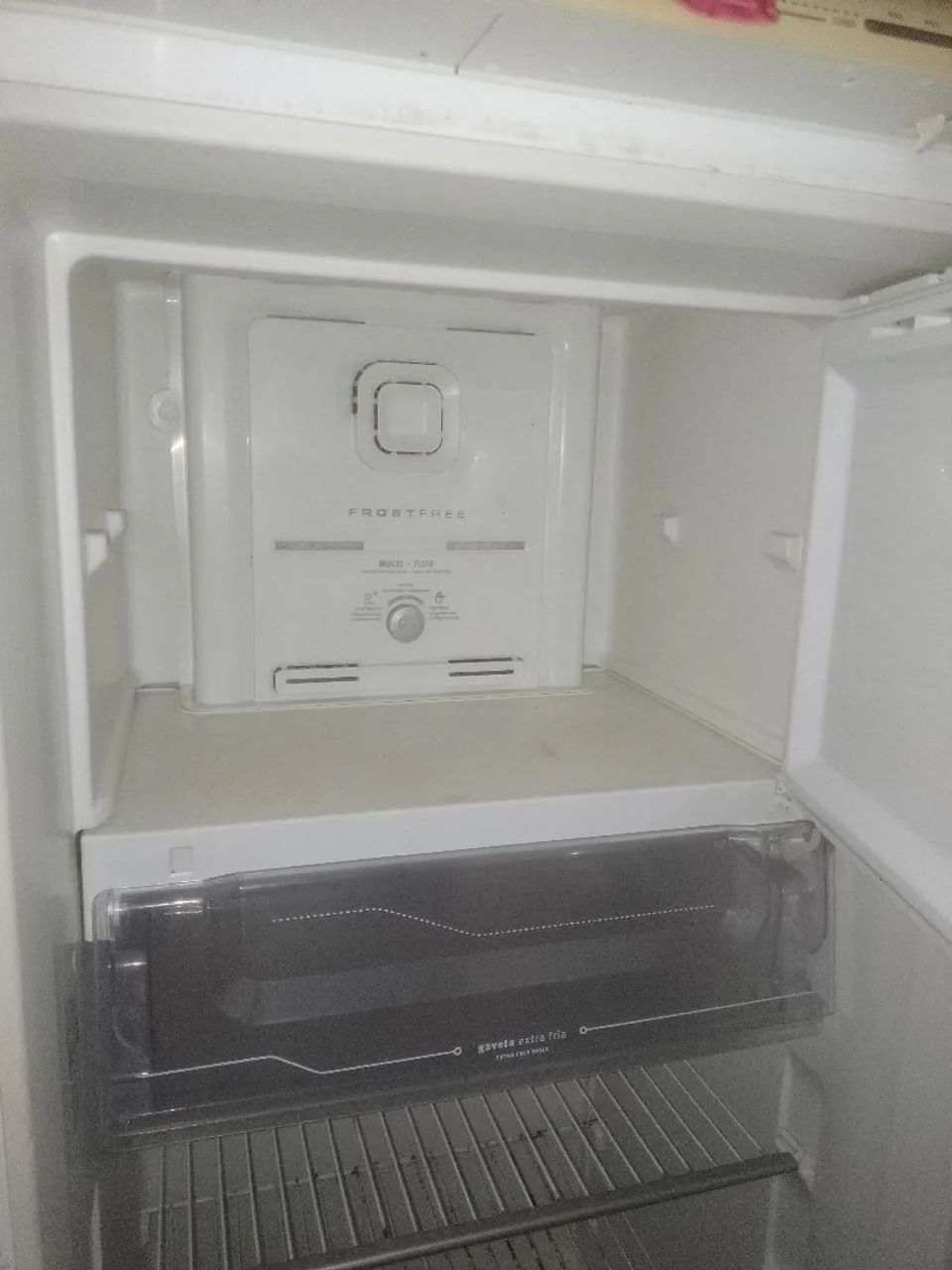 Vendo geladeira Electrolux com defeito