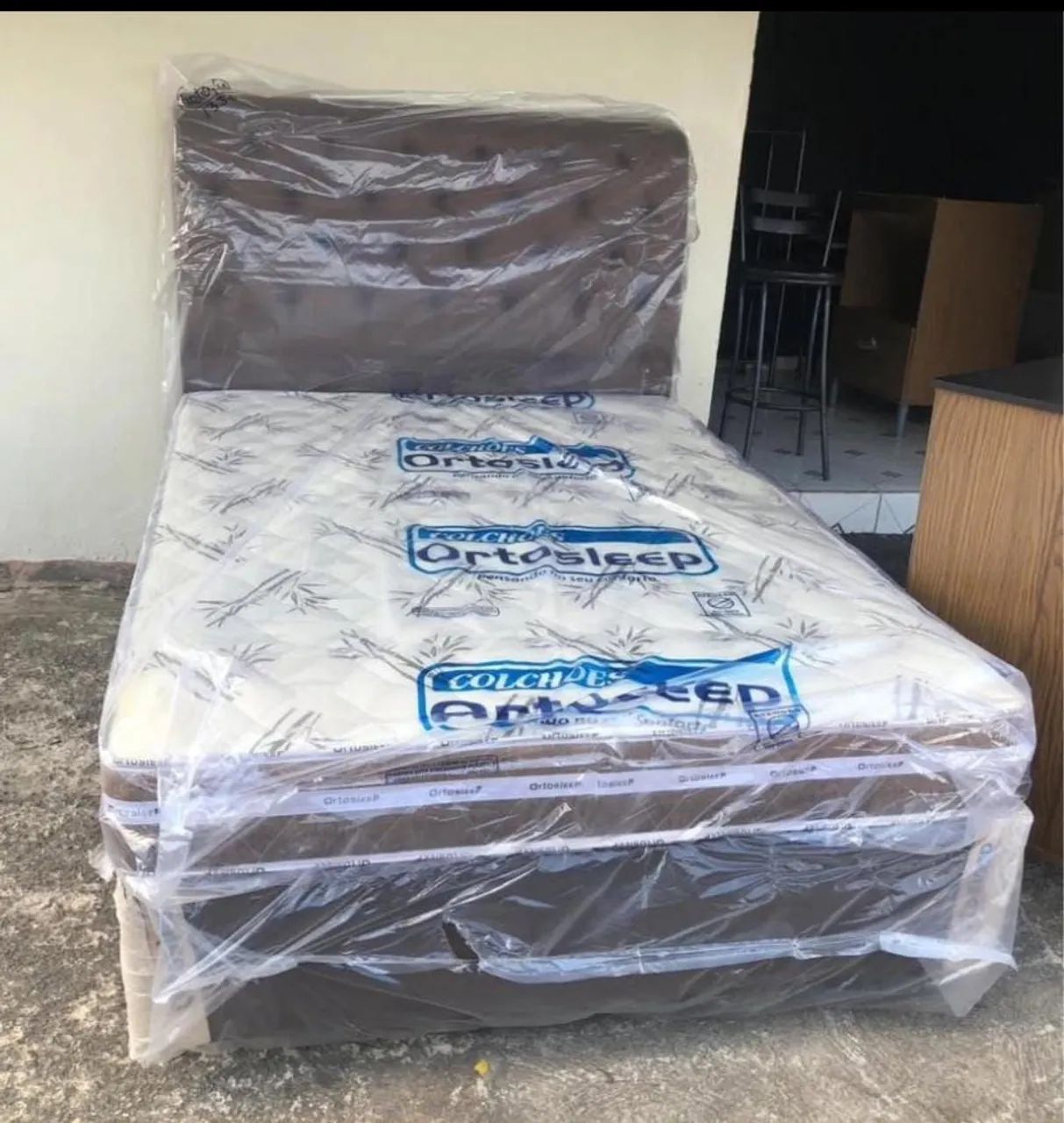 Cama casal com colchão Dallas grátis travesseiro