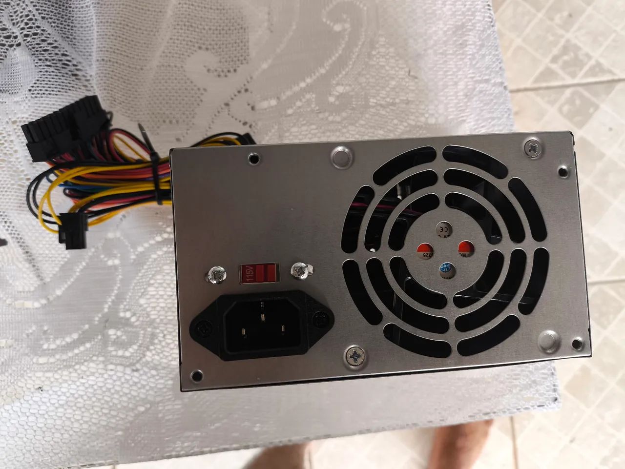 Fonte para Pc 230w + HD de notebook 500gb - Foto 3