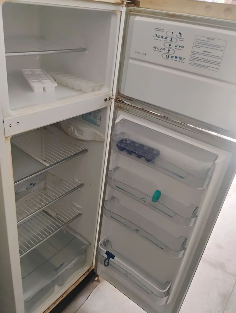 Geladeira Esmaltec  - Foto 2