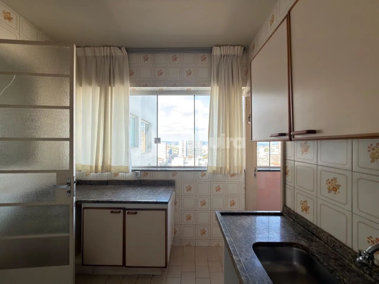 Amplo Apartamento de 3 Quartos no Centro de Ponta Grossa - Foto 5
