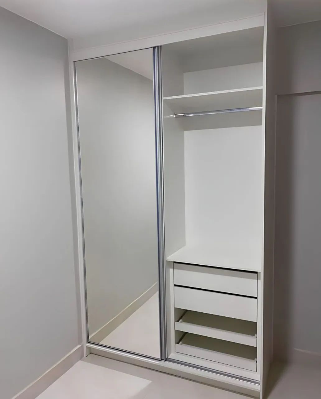 Guarda Roupas Compacto Com Portas De Correr 