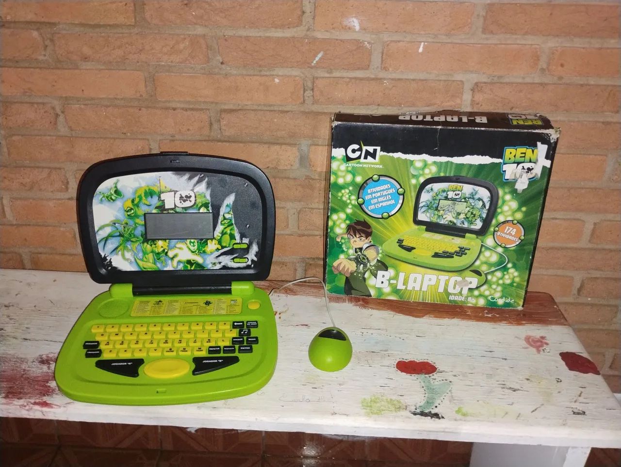 Computador de brinquedo do Ben 10