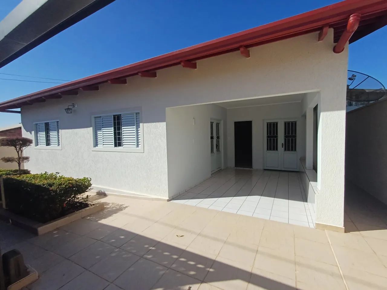 Casa 3 quartos com 2 suites em Piracanjuba