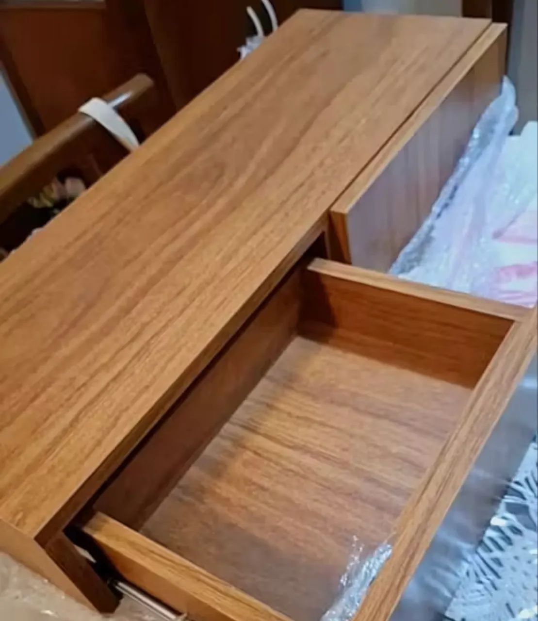 Wall-Mounted Dressing Table467357293400576002