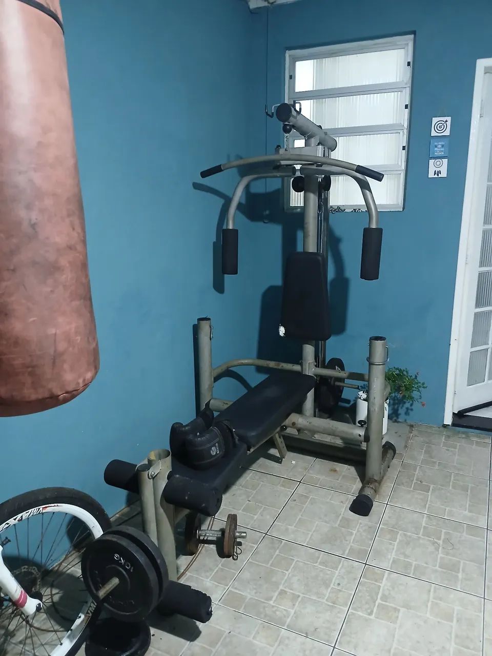 Academia completa + saco de box com luvas  - Foto 4