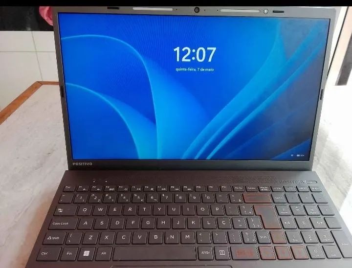 Notebook semi-novo