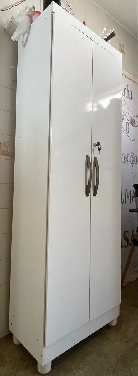 Armário multiuso 