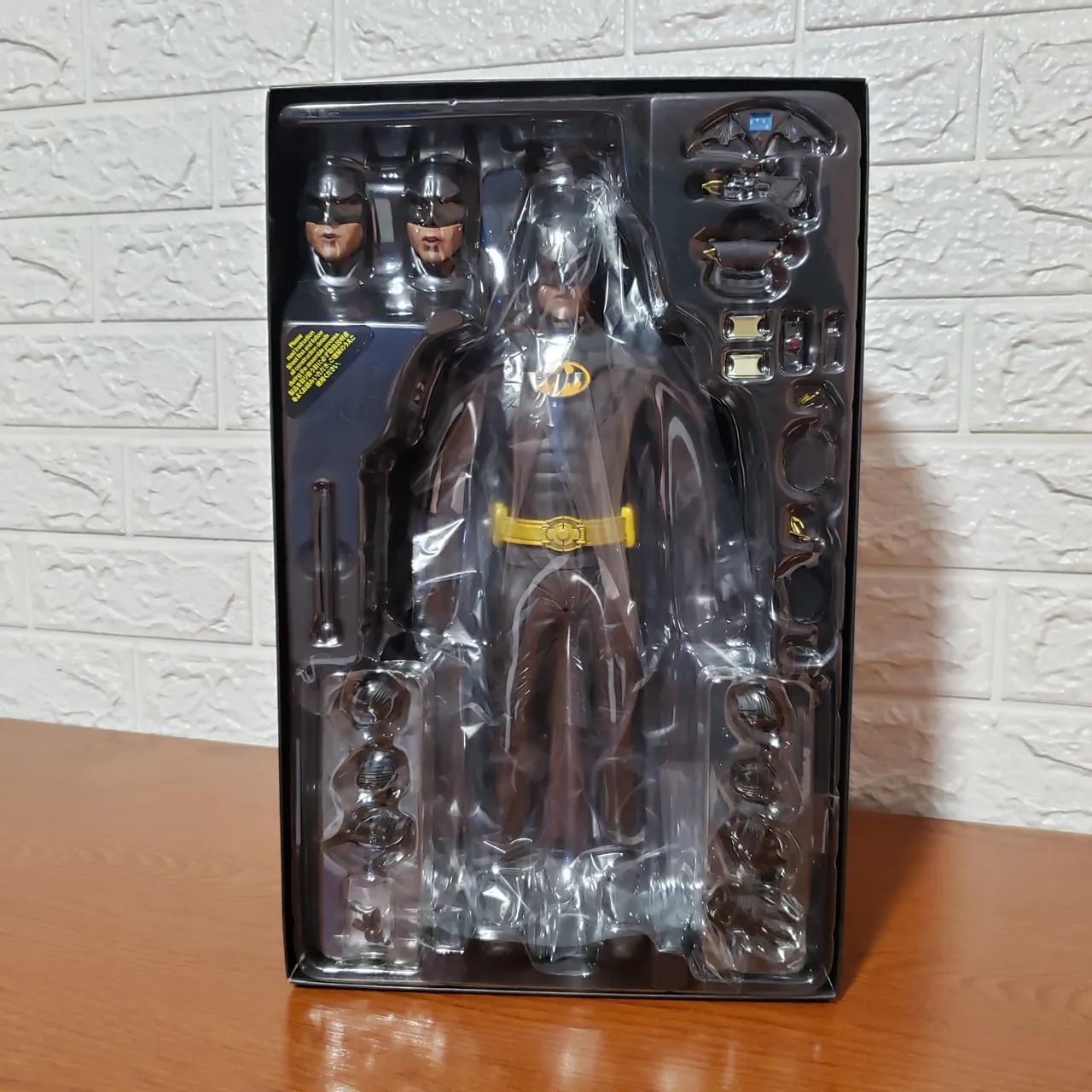 Batman Returns Michael Keaton 1/6  Hot Toys  - Foto 3