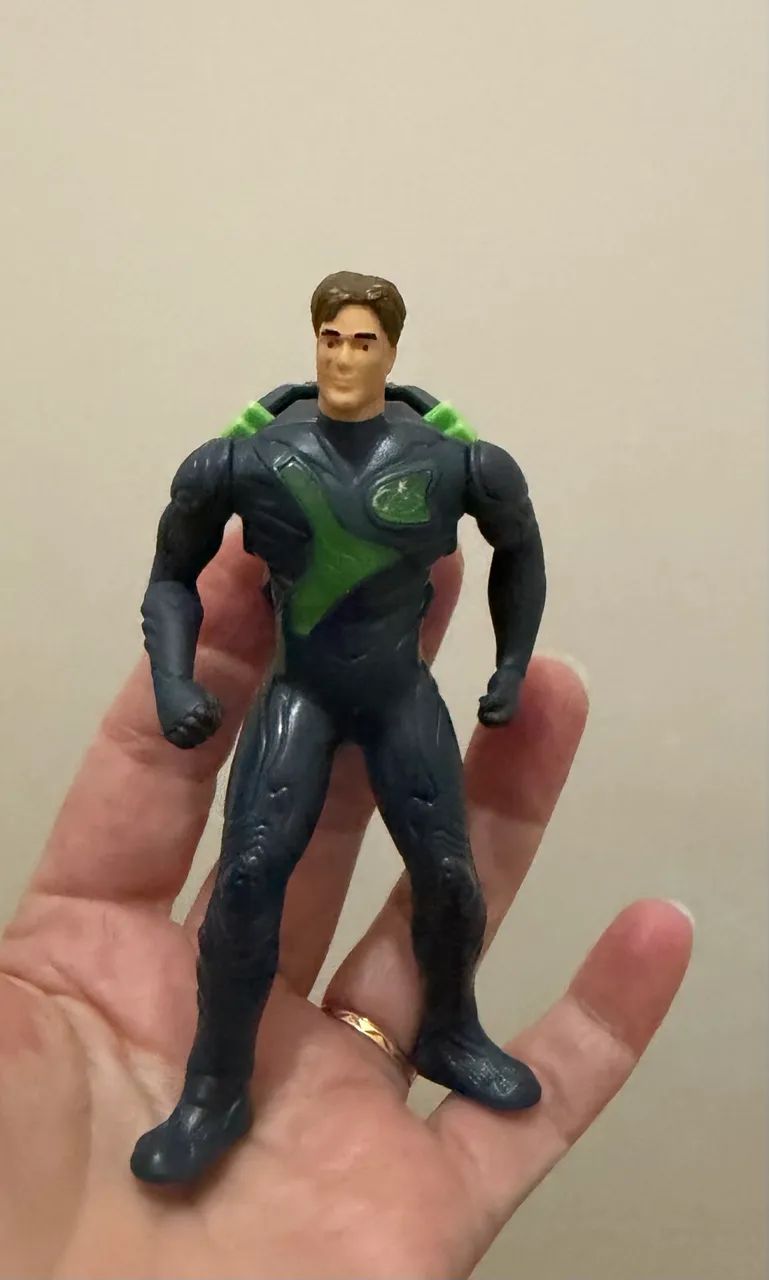 Boneco max steel coleção McDonald?s 2011/2012