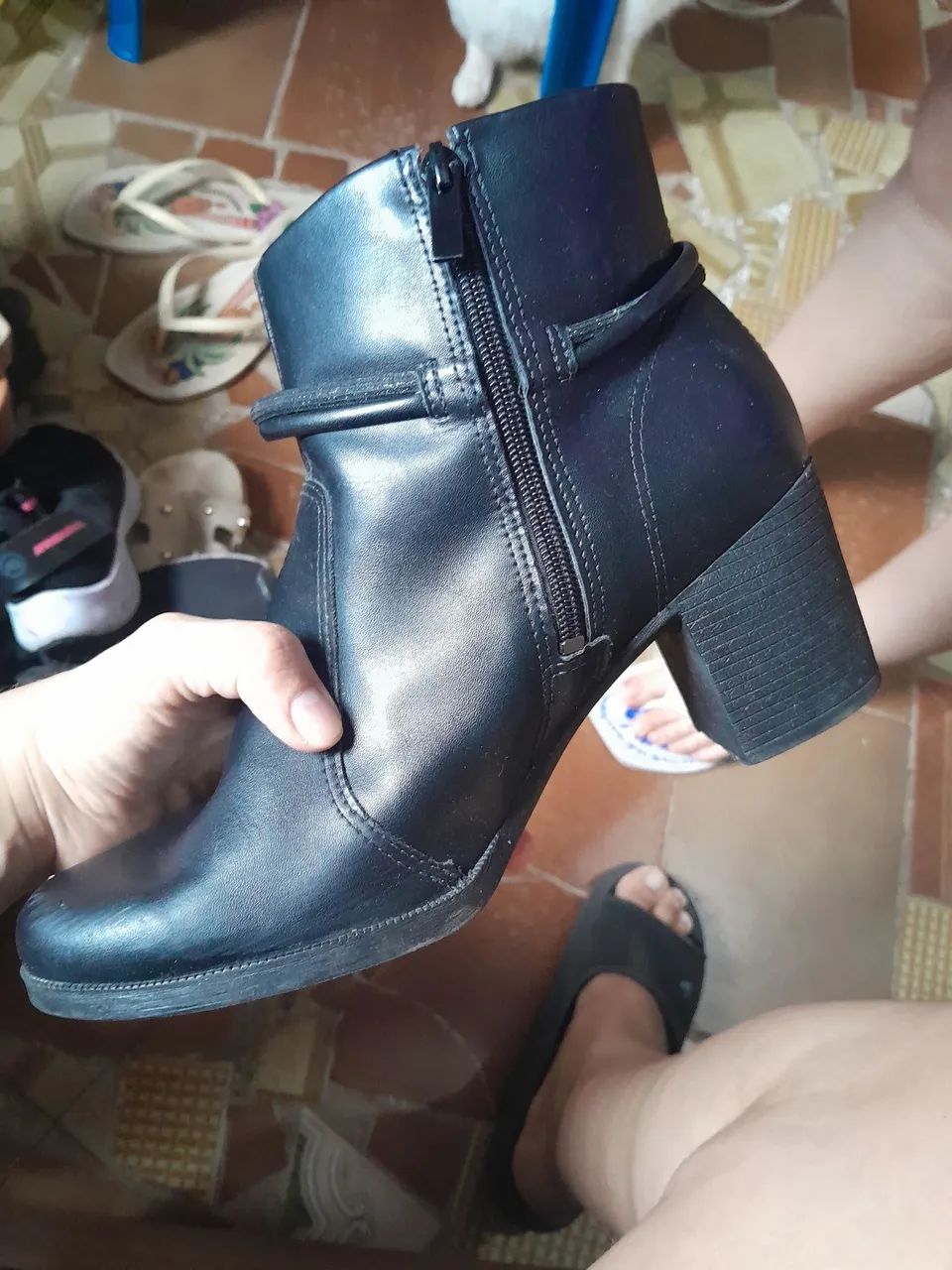 Lote de sapatos  e duas botas - Foto 5