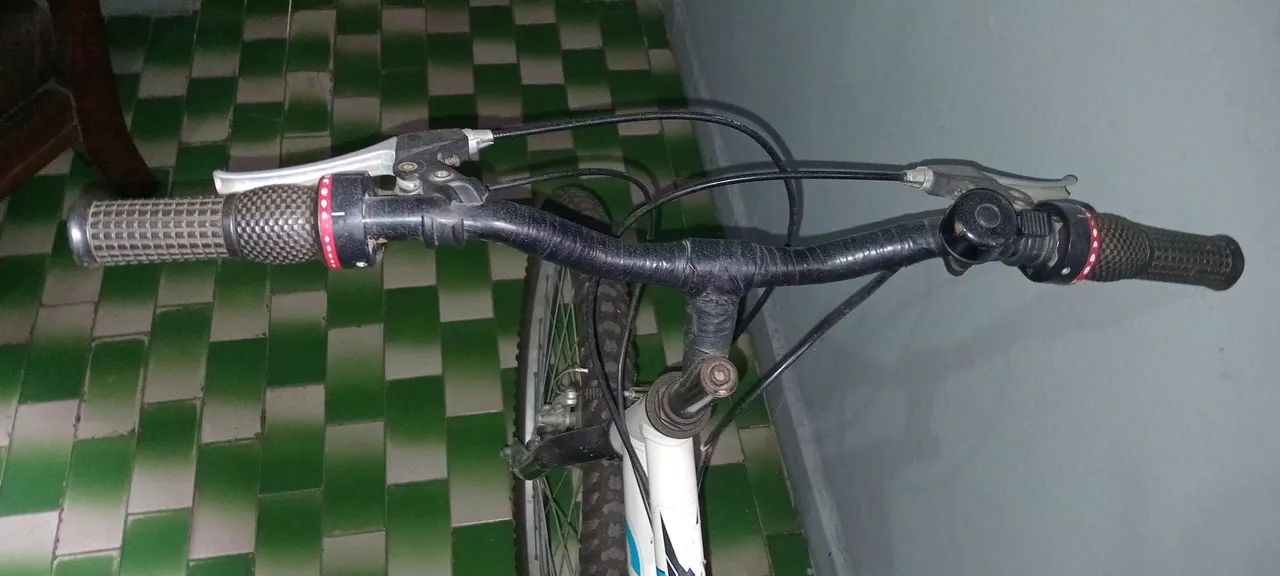 Bicicleta aro 24 - Foto 2