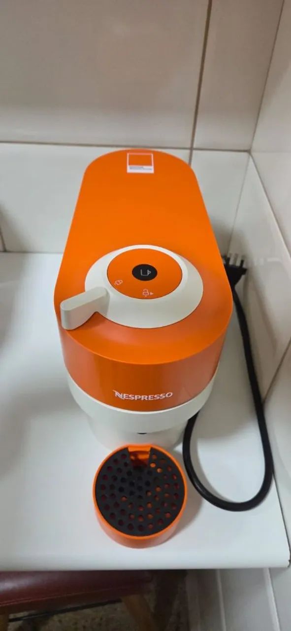 Cafeteira Nespresso Vertuo POP Pantone Edição Limitada 220v