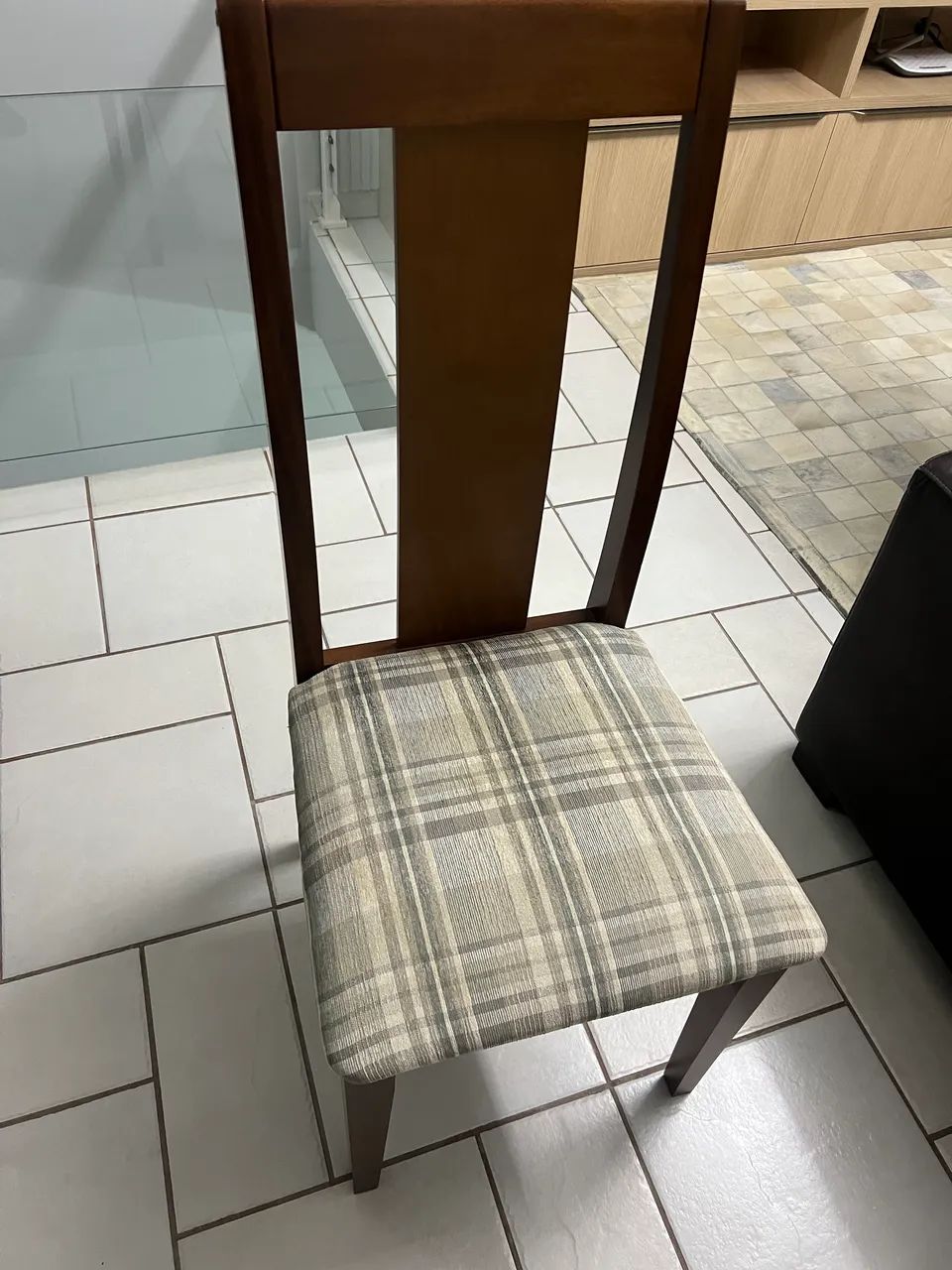 Mesa vidro temperado 8 mm com 06 cadeiras  - Foto 4