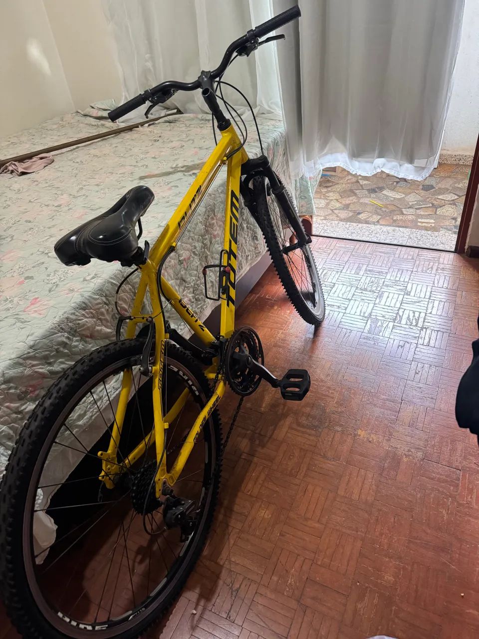 Bicicleta Mountain Bike Aro 26 com Marchas e Suspensão
