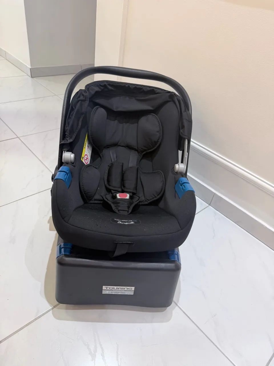 Bebê conforto Burigotto com base isofix 