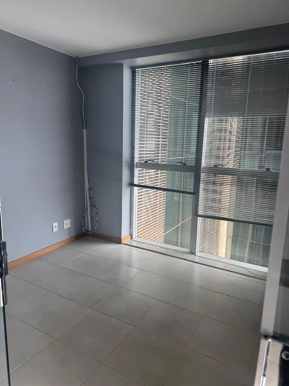Sala Comercial  Moderna e Elegante