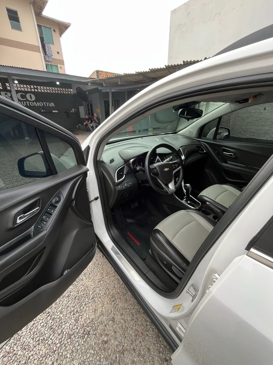 Chevrolet Tracker LTZ 1.4 Turbo 16V Flex 4X2 Aut. 2017 - Foto 4