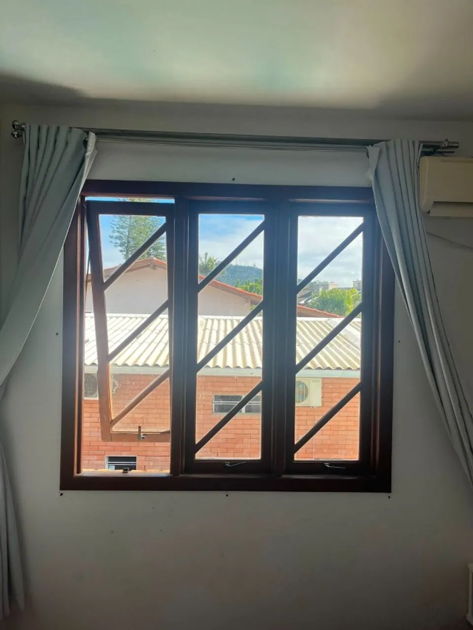 janelas de madeira e vidro com Grade - Foto 4