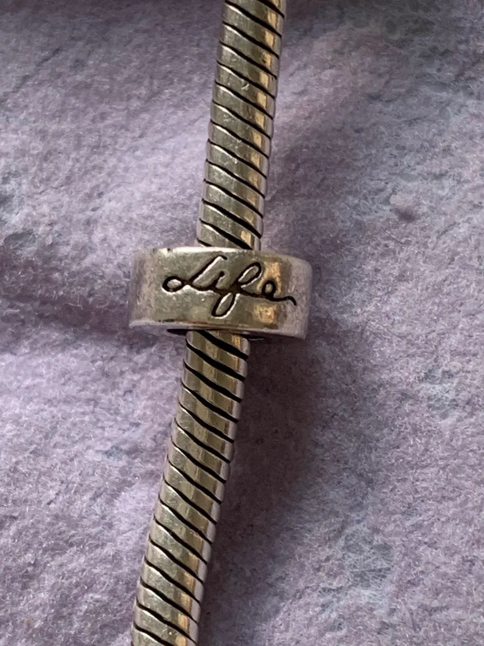 Pulseira Romanel com trava e berloque vivara  - Foto 3