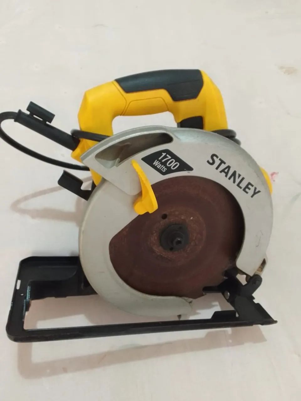 serra circular Stanley 