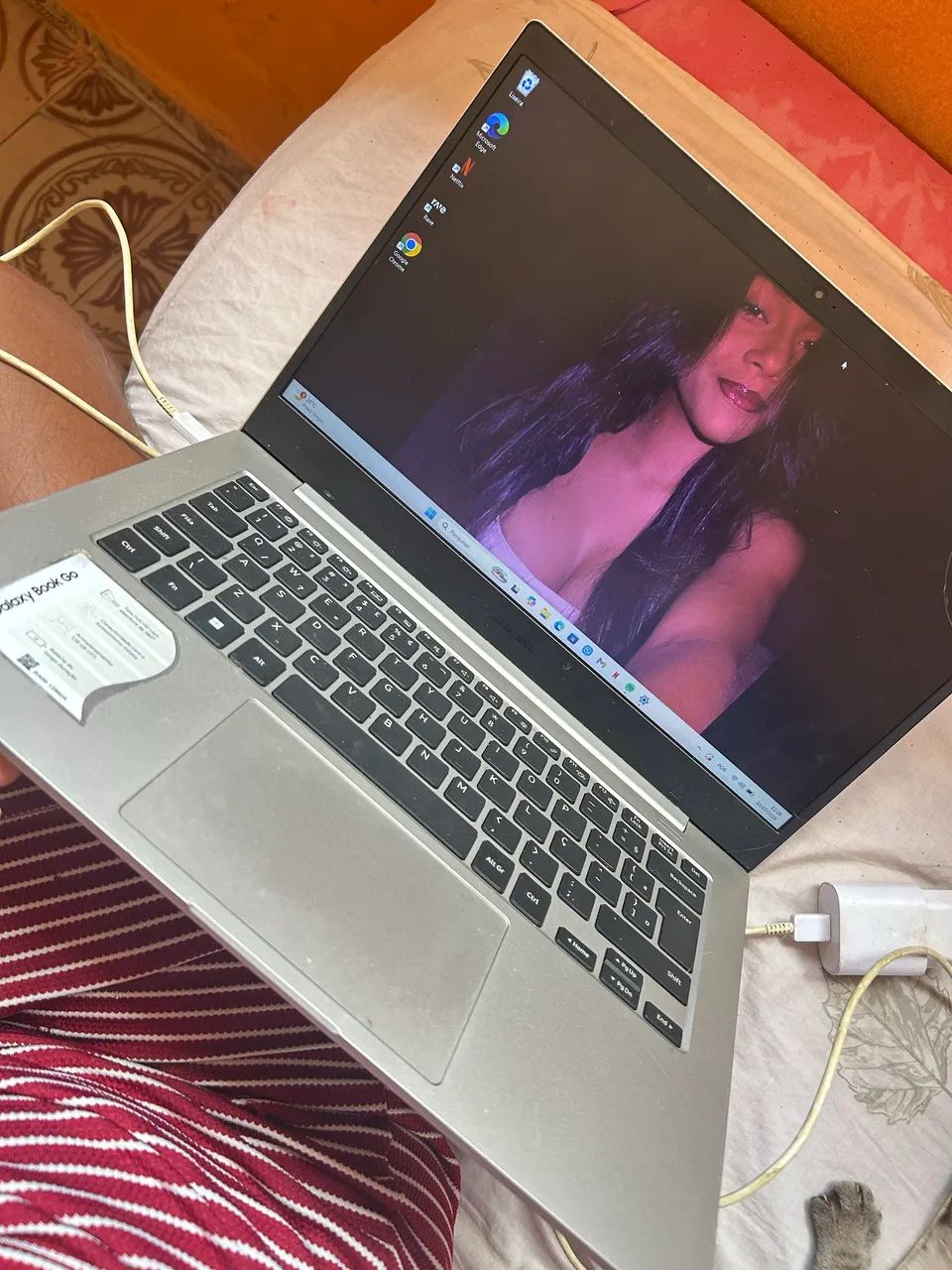 Galaxy book go 