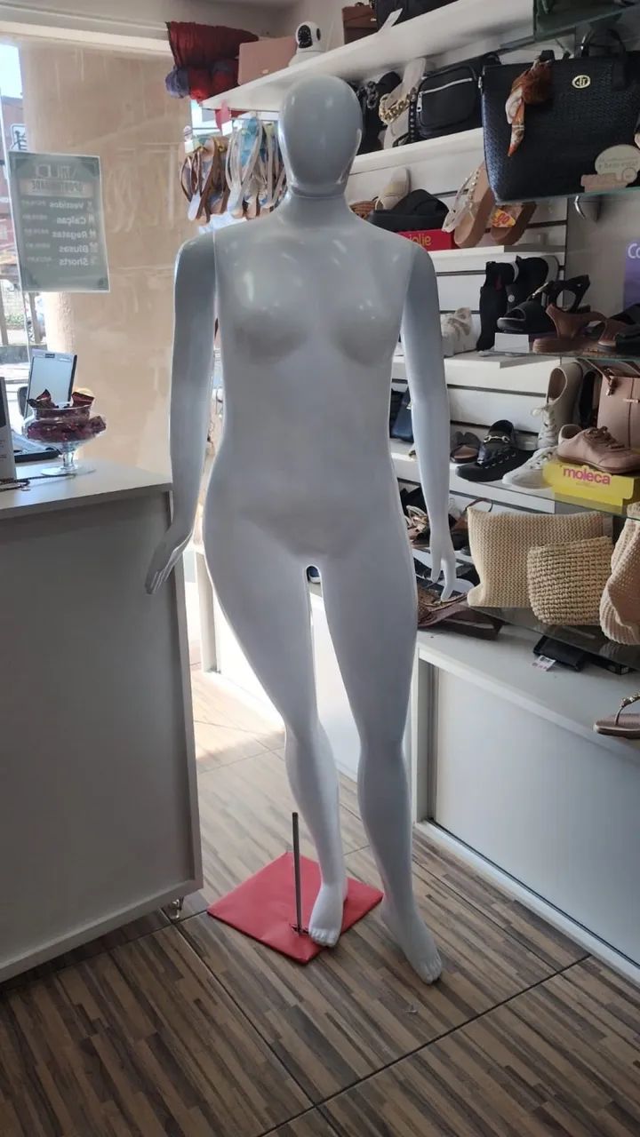 Manequim plus size 