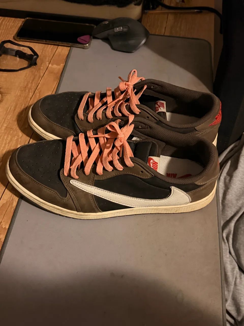 Tênis Nike air Jordan low travis