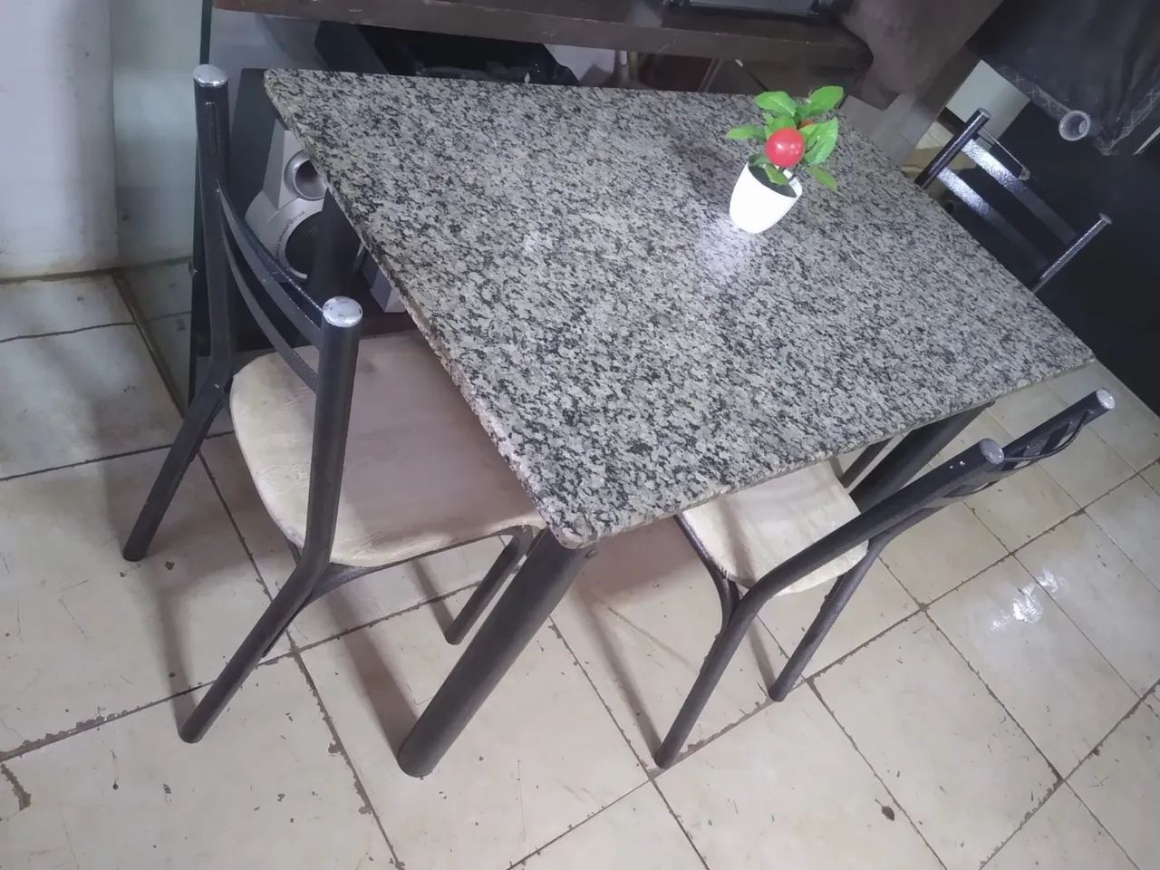 Mesa com 3 cadeiras  - Foto 4