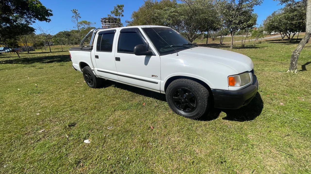 Chevrolet S10 Pick-up Std. 2.2 MPFI CD 2000