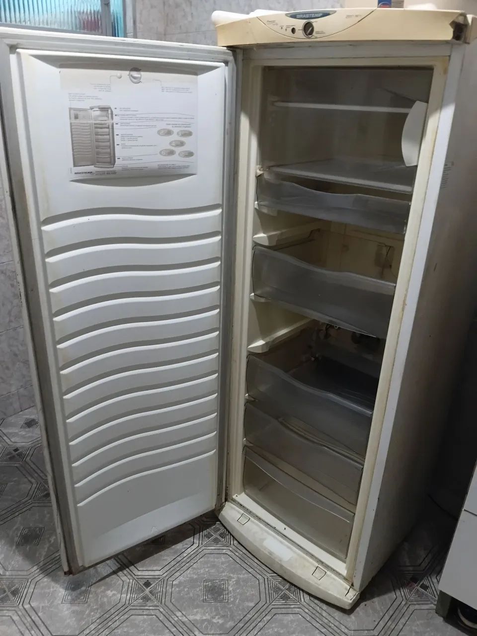 Frezer vertical 127v - Foto 2