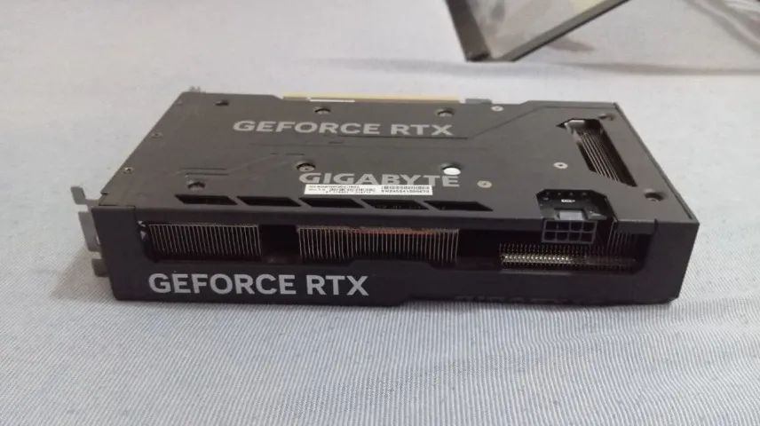 RTX 4060 Ti 16GB  - Foto 3