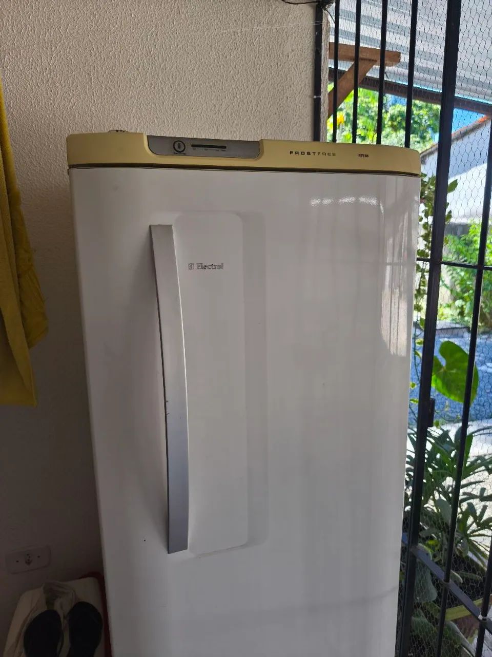 Geladeira COM DEFEITO Eletrolux - Foto 2