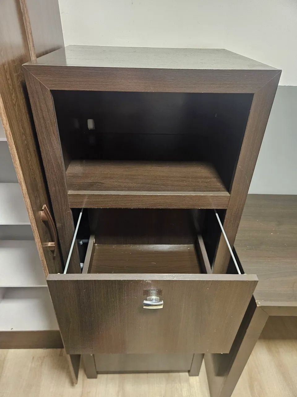 Guarda Roupas + Mesa de Escritório/Estudo - Foto 4
