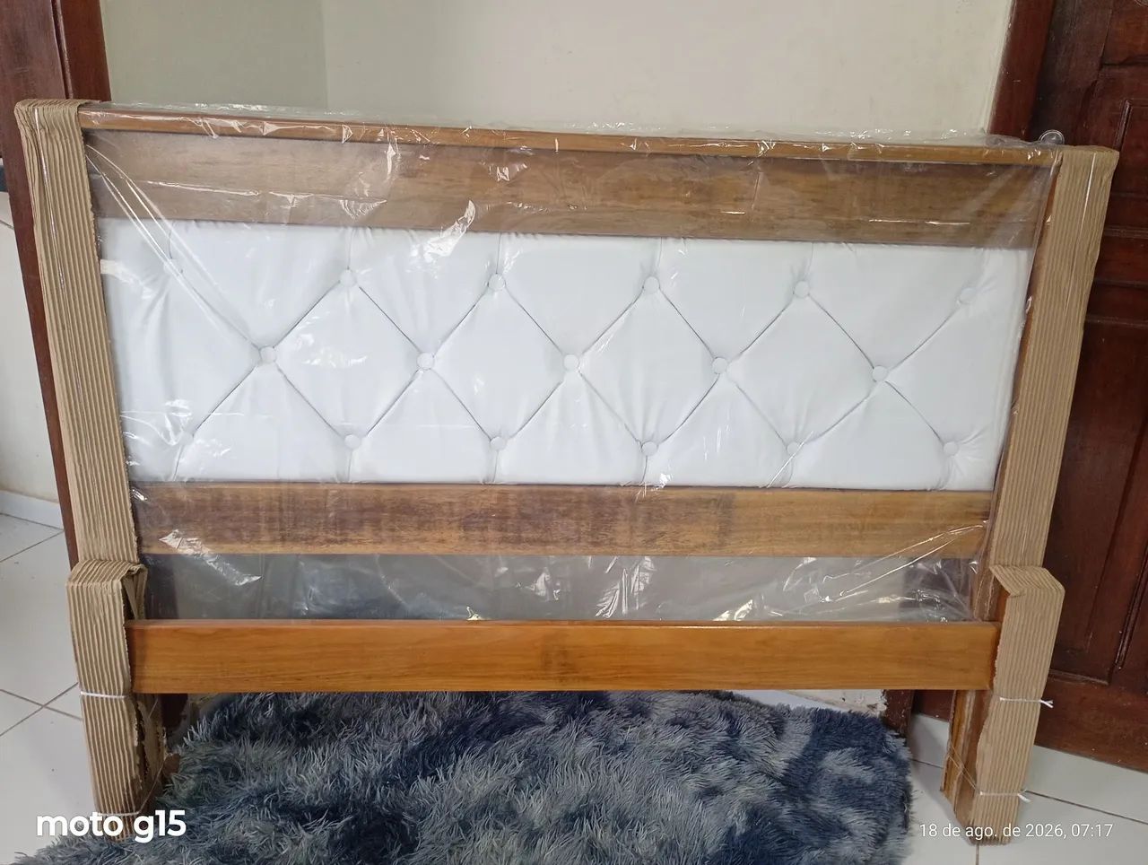 Cama de casal 100% madeira