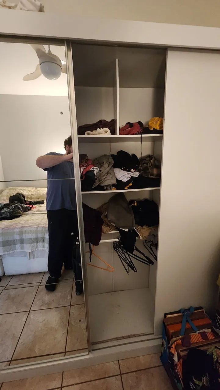 Guarda roupa com espelho - Foto 3