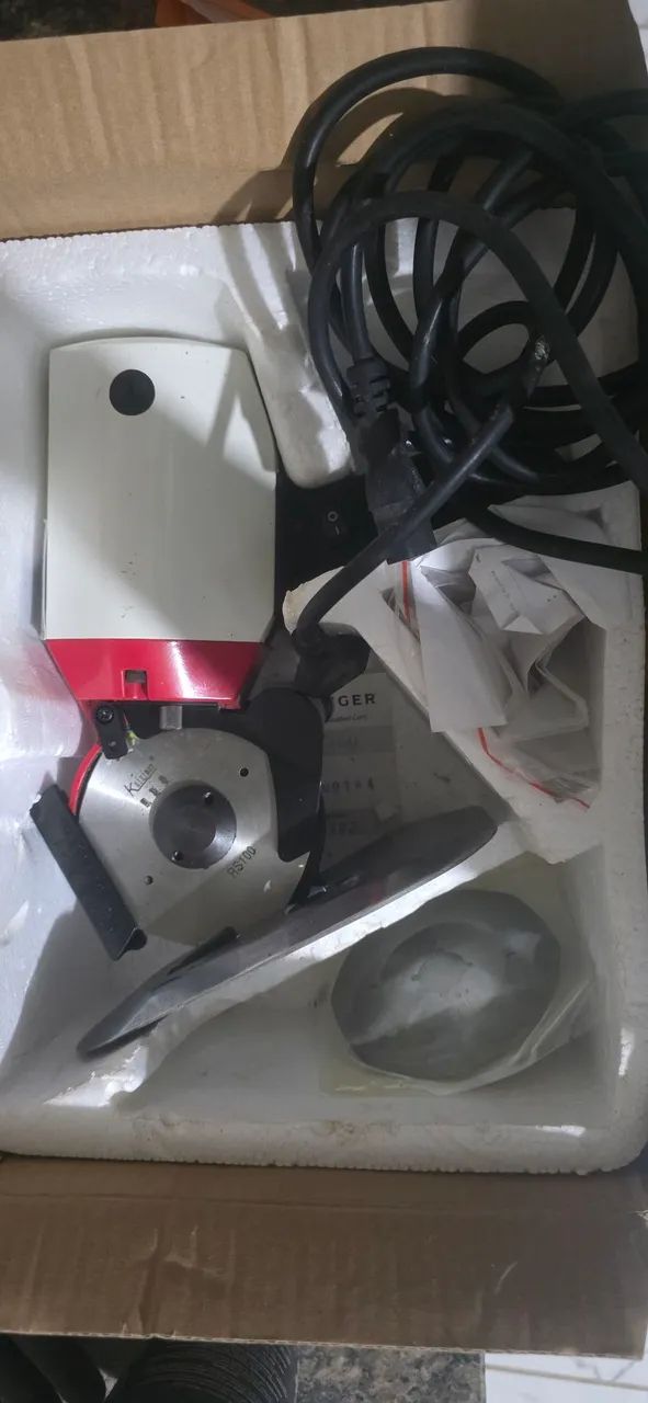 Maquina para cortar tecido