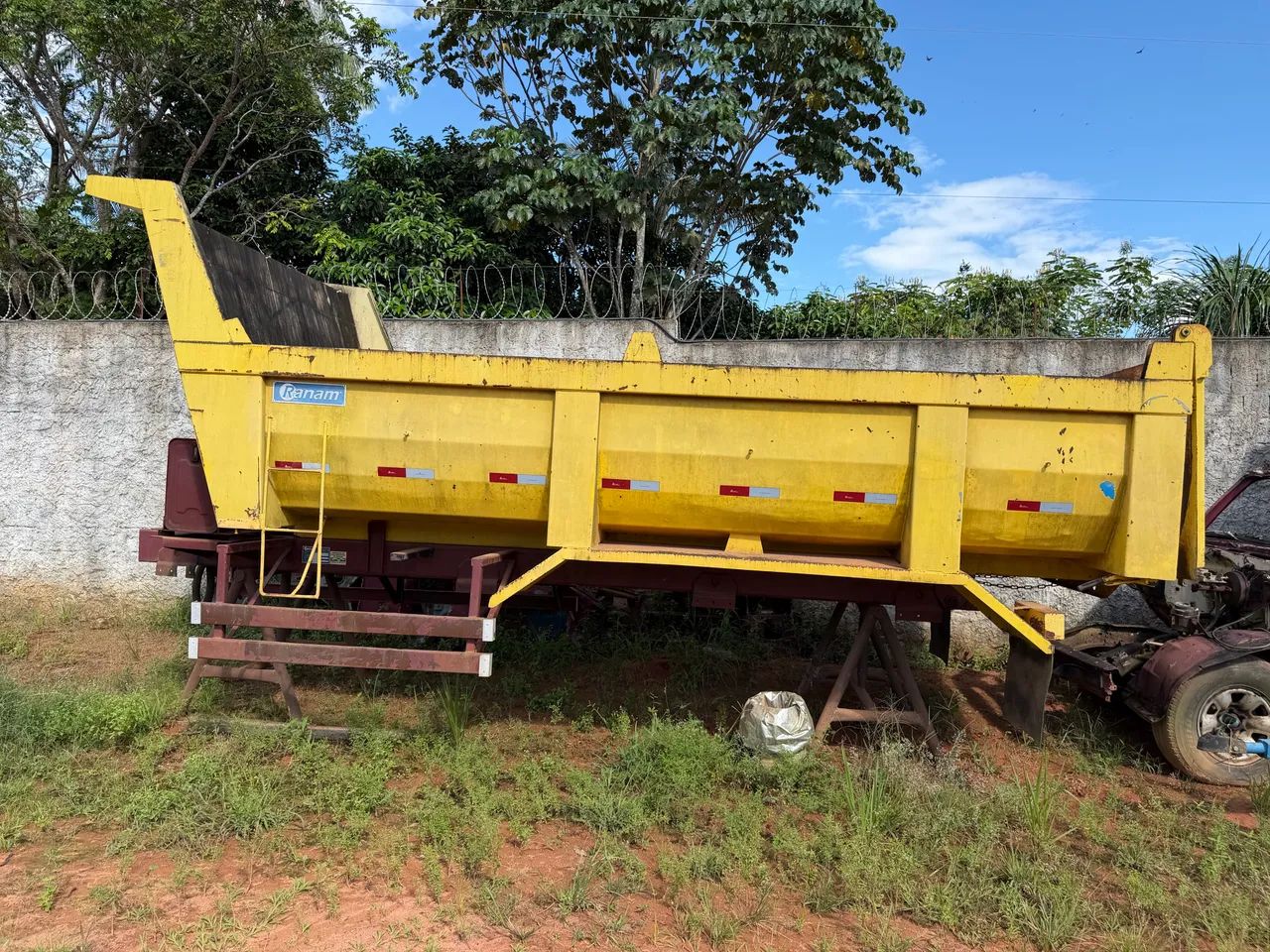   Caçamba Basculante 10m   