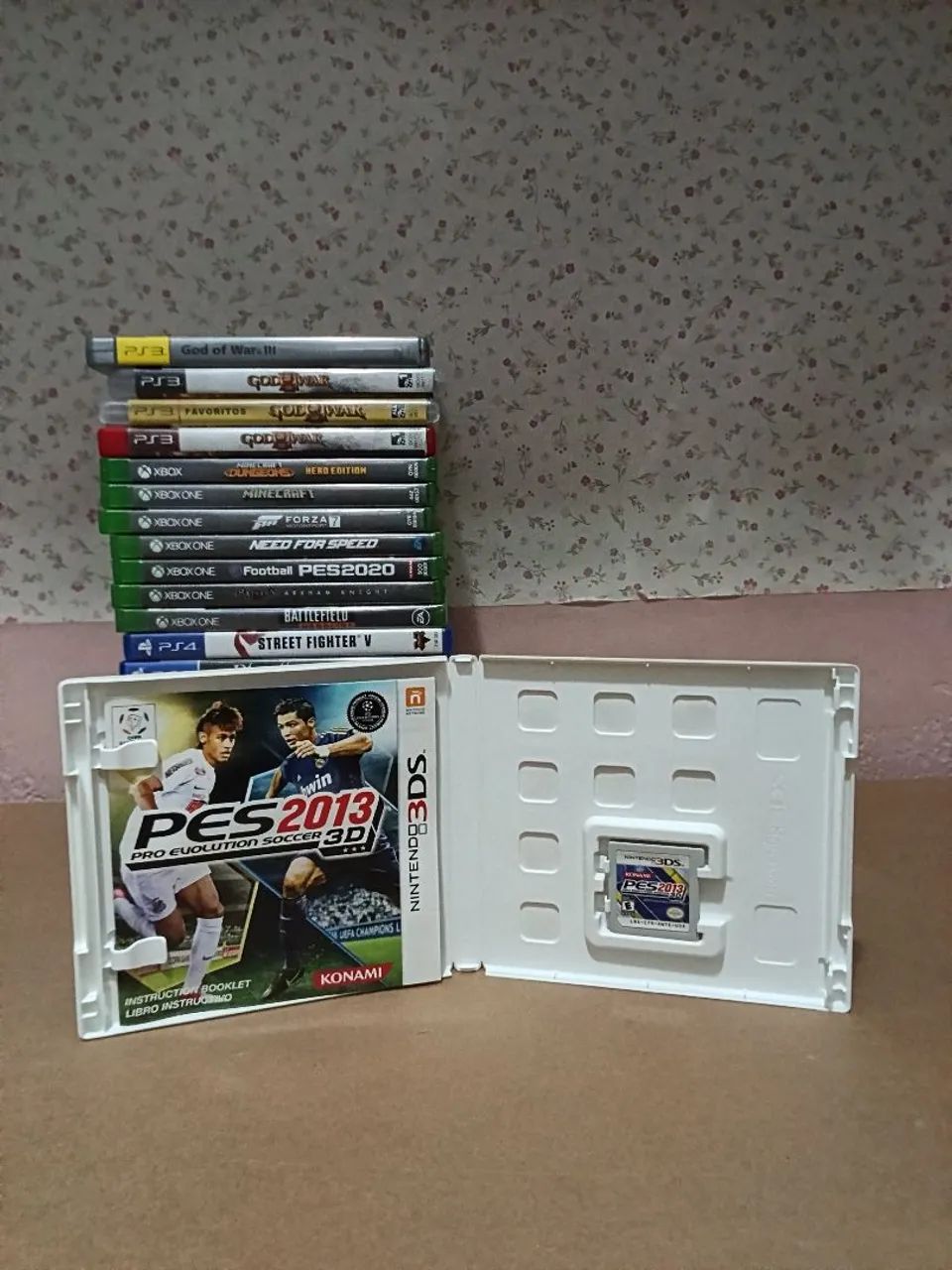 Vendo Pro Evolution Soccer 2013 3D  Nintendo 3DS Semi novo - Foto 3