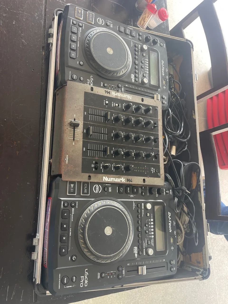 Dj eletrônica 