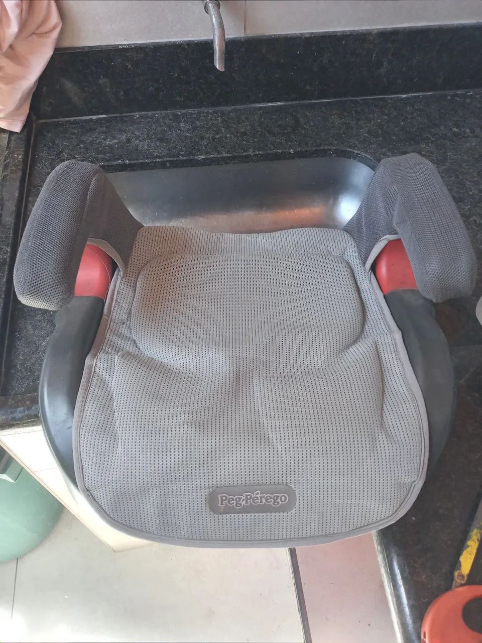 Cadeirinha de carro + acento de elevação!