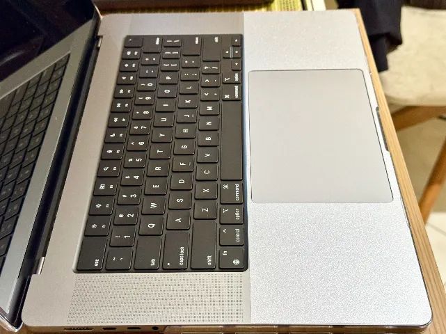 MacBook Pro 16 M2 Pro (12CPU / 19GPU) 16GB / 512GB - Foto 3