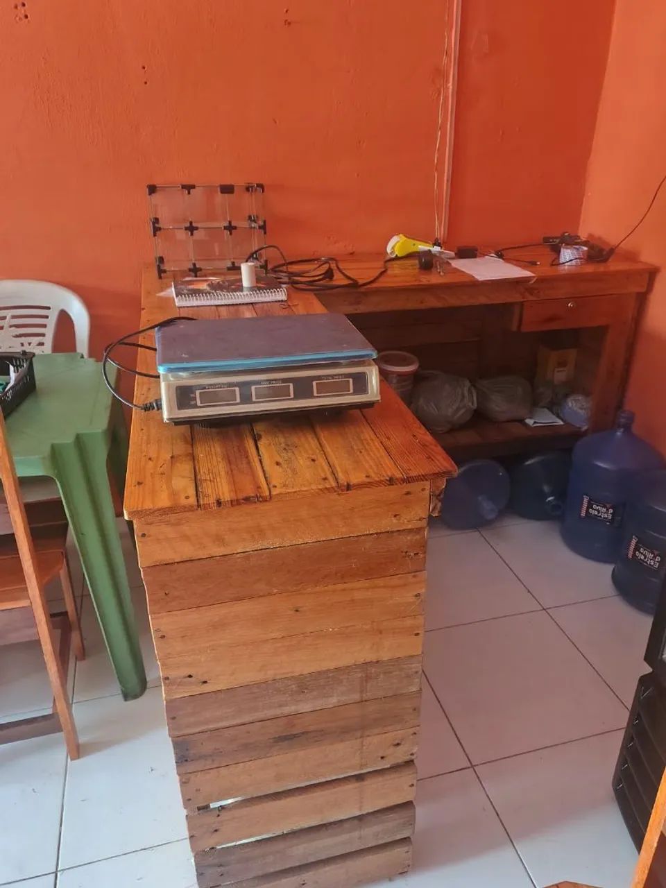 Balcão Caixa / Atendimento Rústico em Madeira (Palete)