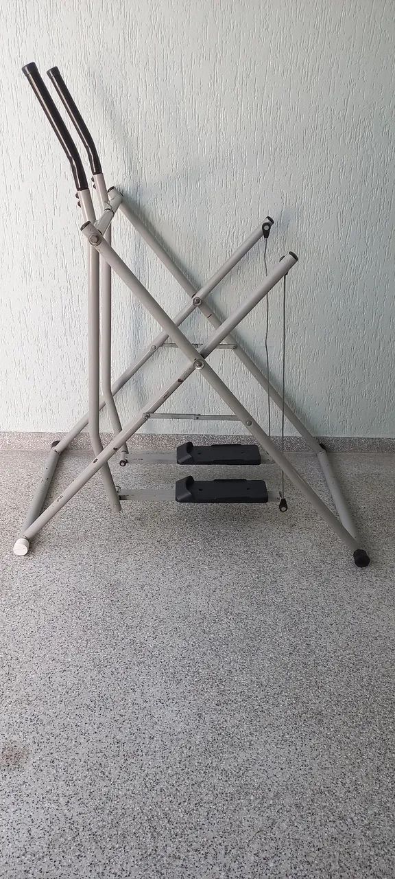Simulador de Caminhada Funcionando 100% - Compacto e Sem Impacto<br><br>Copia e cola esse