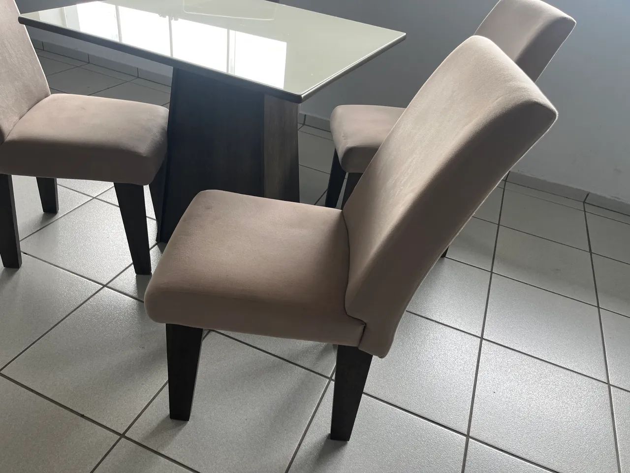 Mesa em laca clara com tampo de vidro - Foto 3