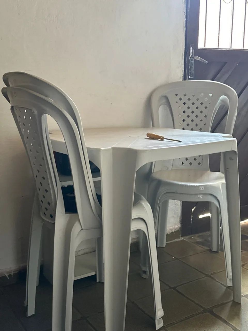 Jogo de cadeira e mesa 