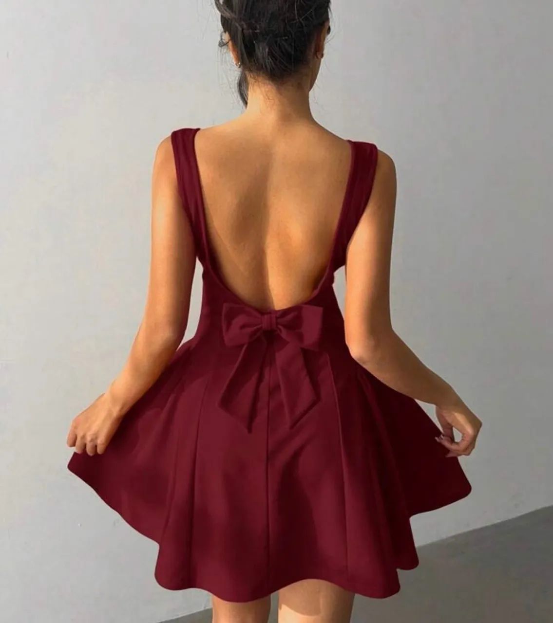 Vestido vermelho com laço nas costas - Foto 2